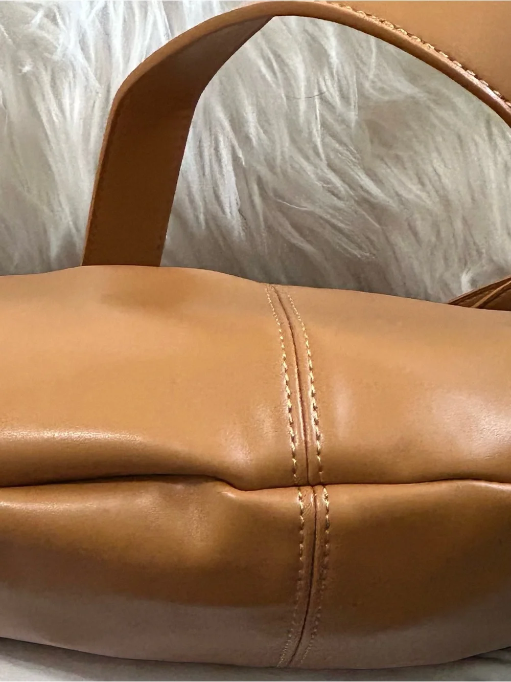 NWT Azura Modo Luxe Tan Leather Hobo  Crossbody Bag with Gold Ring Accent